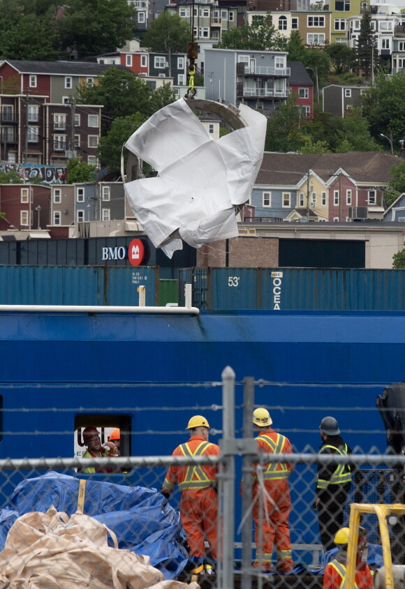 C'est ce qui a été déclaré par le porte-parole de Pelagic Research Services, Jeff Mahoney. 
Les débris du "Titan" retrouvés et ramenés sur terre. Photo de Paul Daly/CP/ABACAPRESS.COM