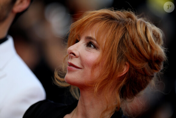 Mylène Farmer - Montée des marches du film " OSS 117 : Alerte rouge en Afrique Noire " lors du 74ème Festival International du Film de Cannes. Le 17 juillet 2021 © Borde-Jacovides-Moreau / Bestimage 