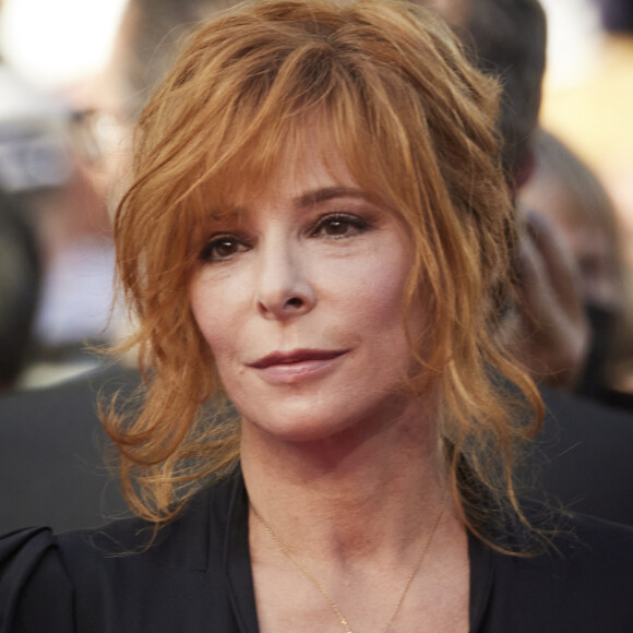 Mylène Farmer - Montée des marches du film " OSS 117 : Alerte rouge en Afrique Noire " lors du 74ème Festival International du Film de Cannes. Le 17 juillet 2021 © Borde-Jacovides-Moreau / Bestimage 