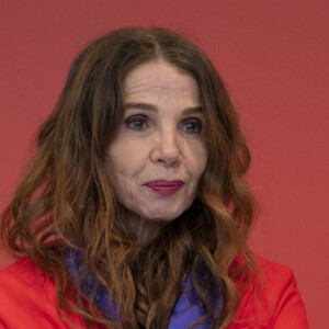 Victoria Abril anime une MasterClass en marge de la cérémonie du prix Feroz du cinéma espagnol à Madrid. Le 25 février 2021. Les Feroz sont les prix du cinéma remis par l'association des informateurs cinématographiques d'Espagne. © Oscar Fuentes-SOPA / Zuma Press / Bestimage