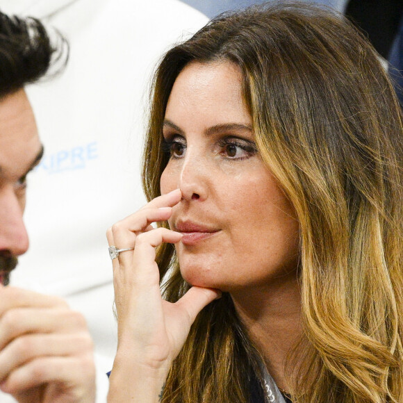 Hugo Lloris et sa femme Marine - People et joueurs en famille dans les tribunes lors du match de demi-finale "France - Maroc" lors de la Coupe du Monde 2022 au Qatar (FIFA World Cup Qatar 2022). © JB Autissier / Panoramic / Bestimage