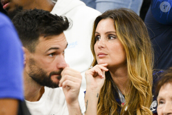 Hugo Lloris et sa femme Marine - People et joueurs en famille dans les tribunes lors du match de demi-finale "France - Maroc" lors de la Coupe du Monde 2022 au Qatar (FIFA World Cup Qatar 2022). © JB Autissier / Panoramic / Bestimage