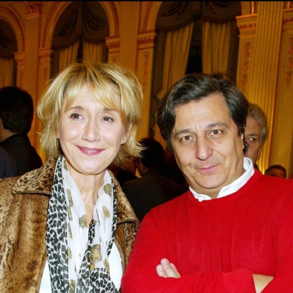 Christian Clavier a demandé Marie-Anne Chazel en mariage à deux reprises durant leur union.
Christian Clavier et Marie-Anne Chazel au ministère de la Culture