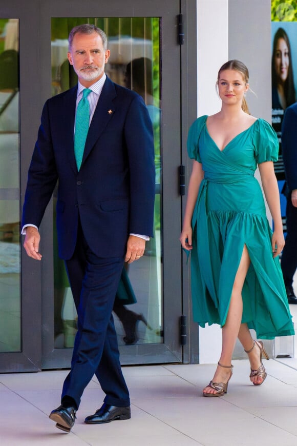 Le roi Felipe VI d'Espagne, la princesse Leonor - Le roi Felipe VI d'Espagne, la reine Letizia, la princesse Leonor et la princesse Sofia ont assisté à la remise des Prix de la Fondation de la princesse de Gérone 2023. Caldes de Malavella, Gérone - 5 juillet 2023.