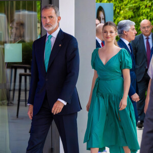 Il avait même accordé sa tenue à celle de sa fille.
Leonor d'Espagne et Felipe VI - Le roi Felipe VI d'Espagne, la reine Letizia, la princesse Leonor et la princesse Sofia ont assisté à la remise des Prix de la Fondation de la princesse de Gérone 2023. Caldes de Malavella, Gérone - 5 juillet 2023. 