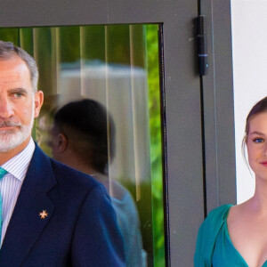 Le roi Felipe VI d'Espagne, la princesse Leonor - Le roi Felipe VI d'Espagne, la reine Letizia, la princesse Leonor et la princesse Sofia ont assisté à la remise des Prix de la Fondation de la princesse de Gérone 2023. Caldes de Malavella, Gérone - 5 juillet 2023.