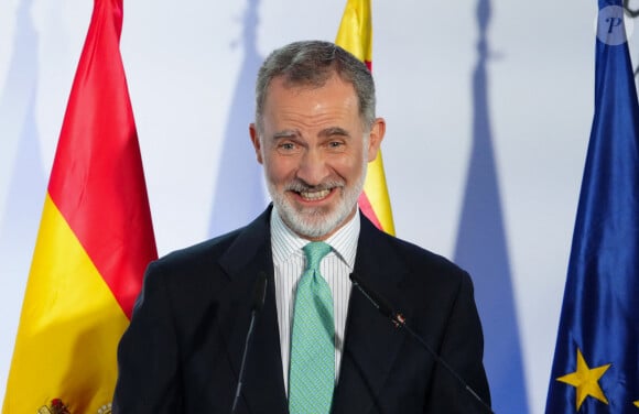 Une réaction très touchante ! 
Felipe VI d'Espagne - Le roi Felipe VI d'Espagne, la reine Letizia, la princesse Leonor et la princesse Sofia ont assisté à la remise des Prix de la Fondation de la princesse de Gérone 2023. Caldes de Malavella, Gérone - 5 juillet 2023. 