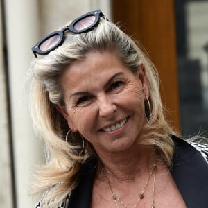 Caroline Margeridon est très proche de Sophie Davant.
Caroline Margeridon - Mariage de Claude Lelouch à la mairie du 18ème à Paris.