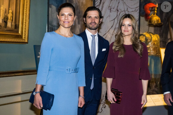 Le roi Carl Gustaf, la reine Silvia, la princesse Victoria, le prince Carl Philip et la princesse Sofia de Suède lors de l'inauguration de l'exposition "Vasa to Bernadotte - Culture in the Service of the Kingdom 1523 - 1973 - 2023" au Palais Royal à Stockholm, Suède, le 10 mars 2023.