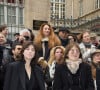 Un souvenir difficile mais qu'elle ne remet pas en cause, fière des célèbres parents qu'elle a 
Charlotte Gainsbourg et sa mère Jane Birkin - Cérémonie d'inauguration de la plaque commémorative en l'honneur de Serge Gainsbourg, au 11 bis Rue Chaptal (où le chanteur passa une partie de son enfance), à Paris. Le 10 Mars 2016