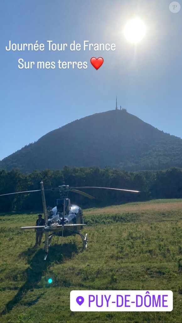 "Bref, j'étais au Tour de France sur mes terres en Auvergne aujourd'hui et c'était dingue", précise Laure Boulleau
 