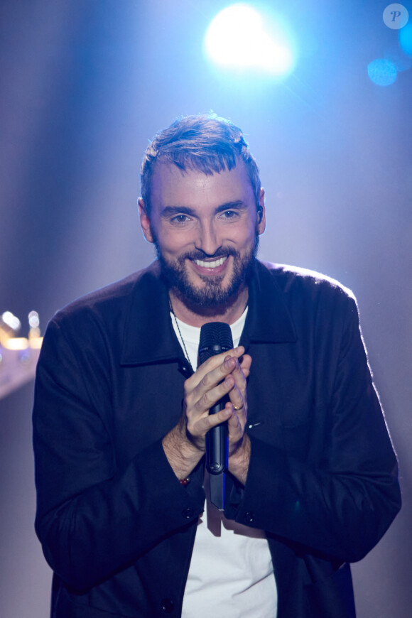 Exclusif - Christophe Willem - Enregistrement de l'émission "La fête de la Chanson française" à Paris, diffusée le 29 novembre sur France 2. Le 7 novembre 2022 © Cyril Moreau-Veeren / Bestimage