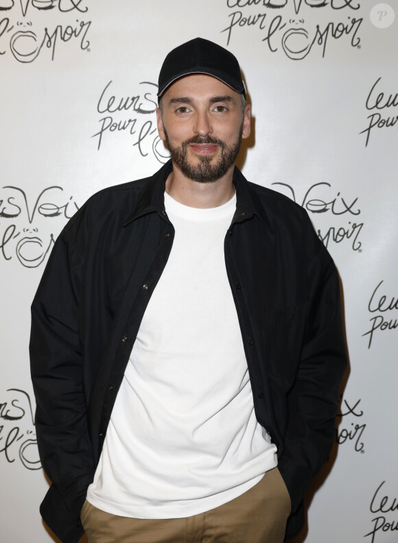 Un aveu qui a fait rire ses fans.
Exclusif - Christophe Willem au Photocall de la 10ème édition de la soirée "Leurs voix pour l'espoir" au profit de la recherche contre le cancer du pancréas (fondation ARCAD) à l'Olympia à Paris le 17 octobre 2022. © Marc Ausset-Lacroix / Perusseau / Bestimage 