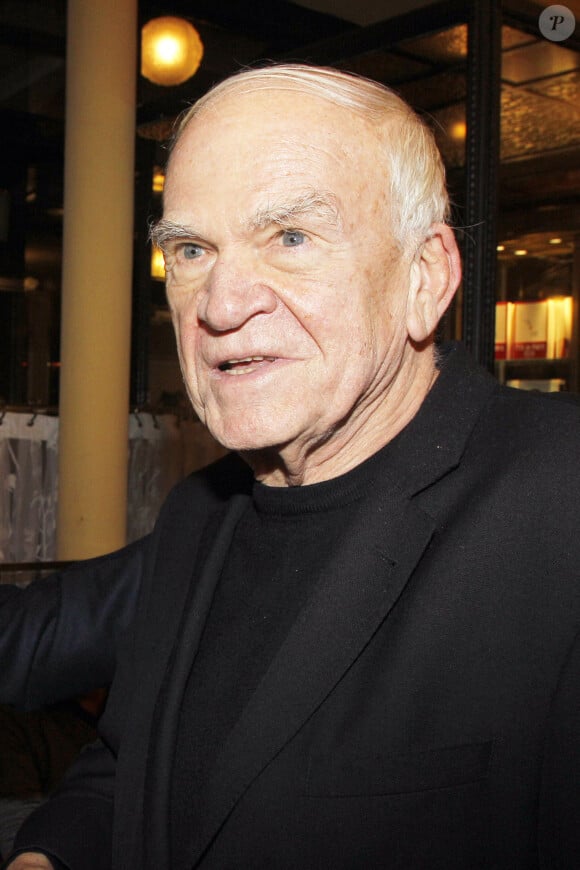 Milan Kundera est décédé à 94 ans.
Milan Kundera - Soirée au Café de Flore à l'occasion du 20ème anniversaire de "La règle du Jeu" à Paris