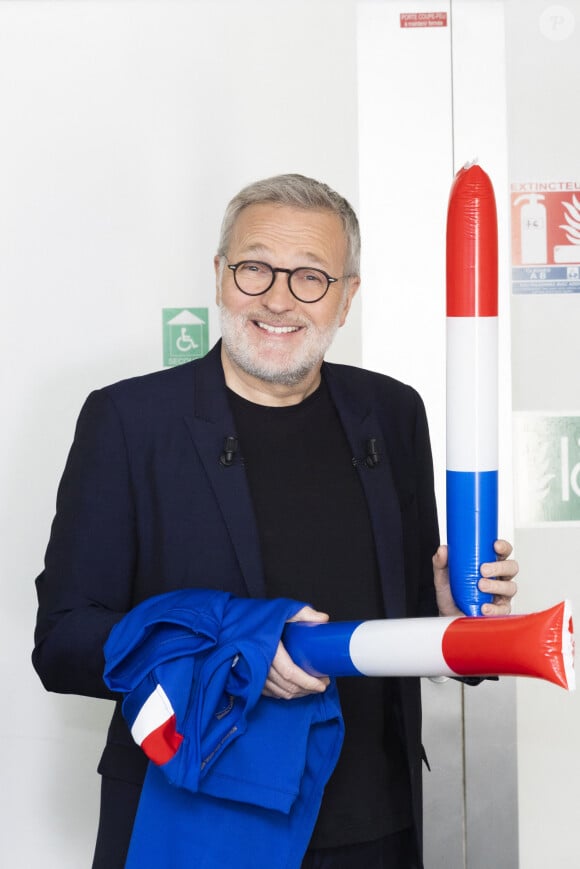 Exclusif - Laurent Ruquier en backstage de l'émission OEED (On Est En Direct) présentée par L.Salamé et L.Ruquier à Paris, France, le 19 mars 2022. © Jack Tribeca/Bestimage  No Web pour la Belgique et la Suisse