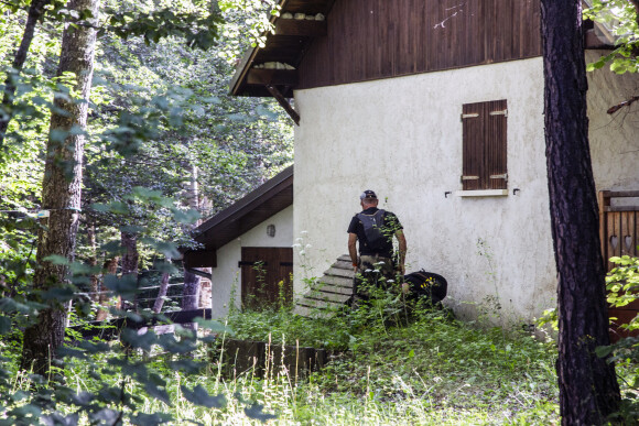 Les gendarmes en pleines recherches au Vernet.