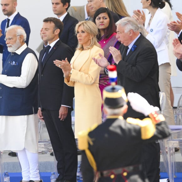 Narendra Modi - Premier Ministre Indien / Inde Emmanuel Macron, président de la République française Brigitte Macron lors de la cérémonie du 143ème défilé militaire du 14 juillet, jour de la Fête Nationale, sur les Champs-Elysées et la place de la Concorde, à Paris, France, le 14 juillet 2023. © Jean-Baptiste Autissier/Panoramic/Bestimage  Bastille Day parade on July 14, 2023, in Paris, France. France prepares to celebrate the national holiday known as Bastille Day on July 14, with heightened security and a fireworks sale ban following recent violent anti-government protests. 