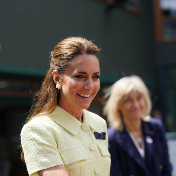 Kate Middleton a pu saluer les membres du staff avant la finale dame de Wimbledon.
La princesse de Galles lors d'une visite pour le 13e jour du tournoi de Wimbledon ce samedi 15 juillet. © Bestimage