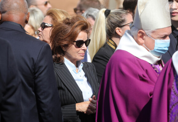 Dominique Tapie - Sorties des obsèques de Bernard Tapie en la Cathédrale La Major à Marseille le 8 octobre 2021. © Jacovides / Santini / Bestimage 