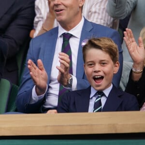 Le prince William, prince de Galles, et Catherine (Kate) Middleton, princesse de Galles, avec leurs enfants le prince George de Galles, et la princesse Charlotte de Galles, arrivent pour assister à la finale homme du tournoi de Wimbledon 2023 à Londres, le 16 juillet 2023.