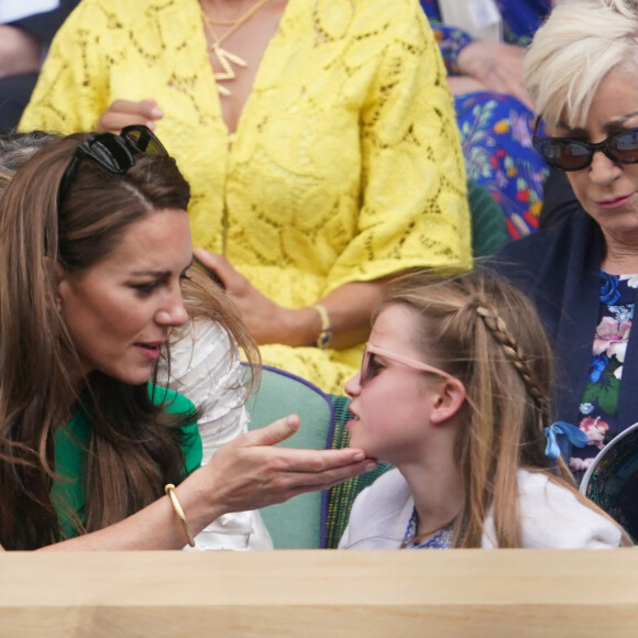 Le prince William, prince de Galles, et Catherine (Kate) Middleton, princesse de Galles, avec leurs enfants le prince George de Galles, et la princesse Charlotte de Galles, arrivent pour assister à la finale homme du tournoi de Wimbledon 2023 à Londres, le 16 juillet 2023.