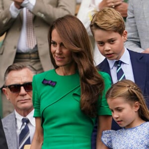 Le prince William, prince de Galles, et Catherine (Kate) Middleton, princesse de Galles, avec leurs enfants le prince George de Galles, et la princesse Charlotte de Galles, arrivent pour assister à la finale homme du tournoi de Wimbledon 2023 à Londres, le 16 juillet 2023.