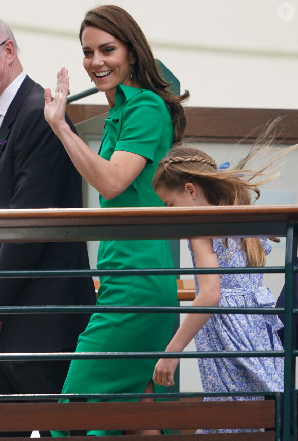 Le prince William, prince de Galles, et Catherine (Kate) Middleton, princesse de Galles, avec leurs enfants le prince George de Galles, et la princesse Charlotte de Galles, arrivent pour assister à la finale homme du tournoi de Wimbledon 2023 à Londres, le 16 juillet 2023.