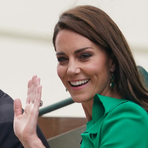 Le prince William, prince de Galles, et Catherine (Kate) Middleton, princesse de Galles, avec leurs enfants le prince George de Galles, et la princesse Charlotte de Galles, arrivent pour assister à la finale homme du tournoi de Wimbledon 2023 à Londres, le 16 juillet 2023.