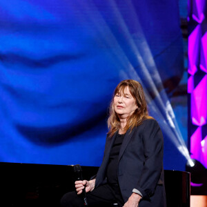 Jane Birkin - Emission spéciale "Unis pour l'Ukraine" à la Maison de la Radio et de la Musique, diffusée en direct sur France 2 et présentée par Nagui et Leïla.Kaddour à Paris le 8 mars 2022. F © Cyril Moreau / Jack Tribeca / Bestimage 