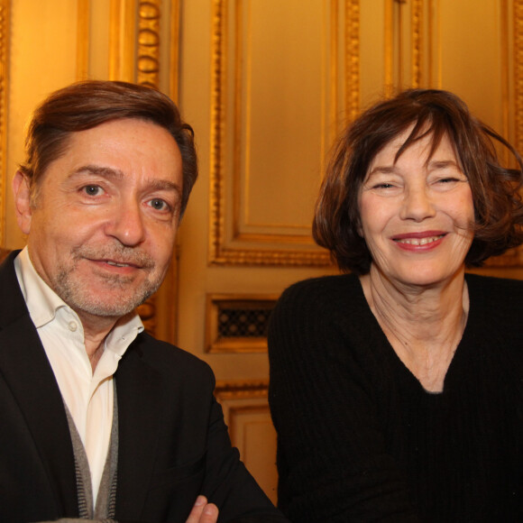 Prix special - Exclusif - Olivier Gluzman et Jane Birkin - Remise de l'insigne de chevalier des Arts et des Lettres a Biyouna, actrice et chanteuse algerienne, au Ministere des Affaires Etrangeres a Paris. Le 26 fevrier 2013  