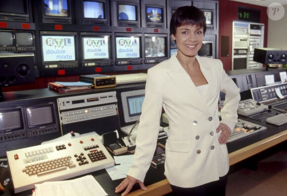 Après l'arrêt brutal du show au début des années 90, Fabienne Égal s'est lancée dans de toutes nouvelles aventures télévisuelles.
Fabienne Egal 1994 - (JLPPA / Bestimage)