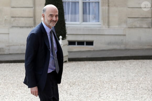 Pierre Moscovici arrive au palais présidentiel de l'Élysée, à Paris, le 7 mai 2022, pour assister à la cérémonie d'investiture d'Emmanuel Macron comme président français, suite à sa réélection le 24 avril dernier © Stéphane Lemouton/Bestimage