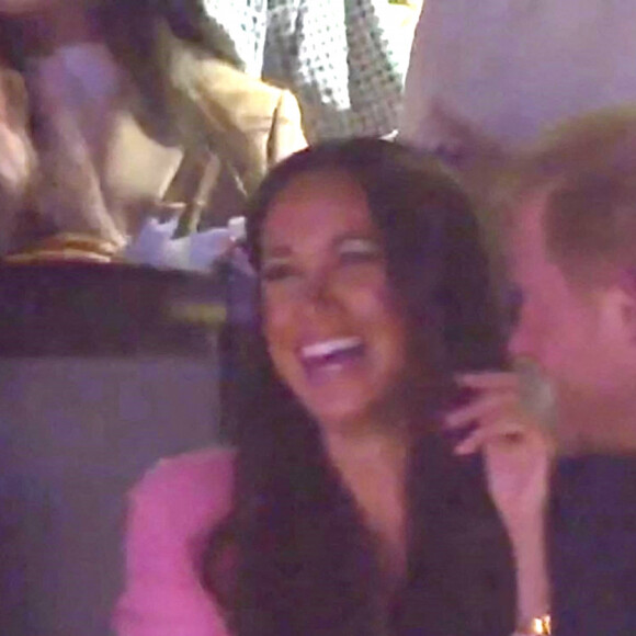 Le prince Harry, duc de Sussex et Meghan Markle, duchesse de Sussex, assistent au match des Lakers à la Crypto.com Arena à Los Angeles, le 24 avril 2023. 