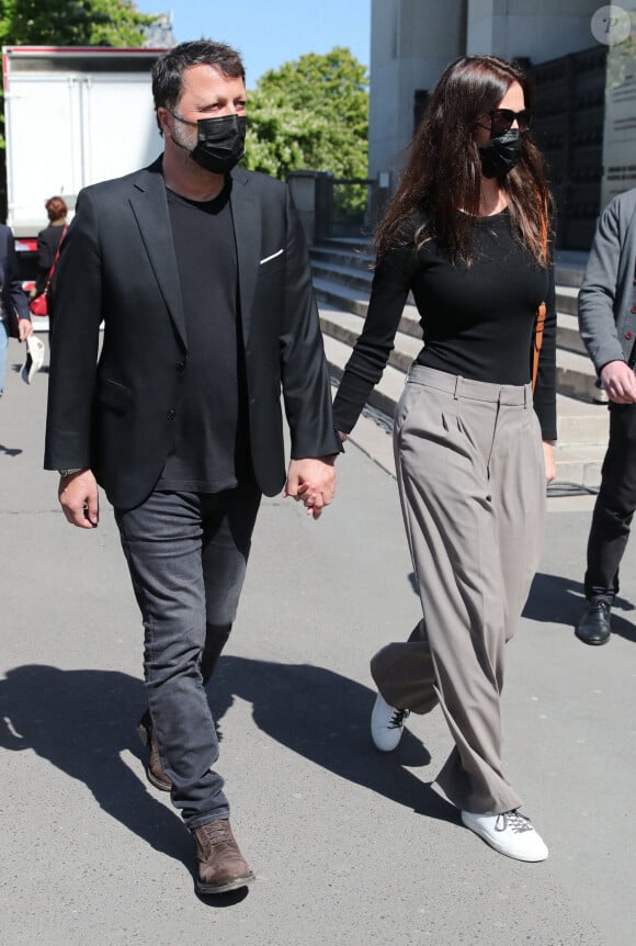 Arthur (Jacques Essebag) et sa compagne Mareva Galanter - Arrivées des people à la manifestation de soutien à la famille de Sarah Halimi sur la place du Trocadéro à Paris le 25 avril 2021. © Cyril Moreau/Bestimage