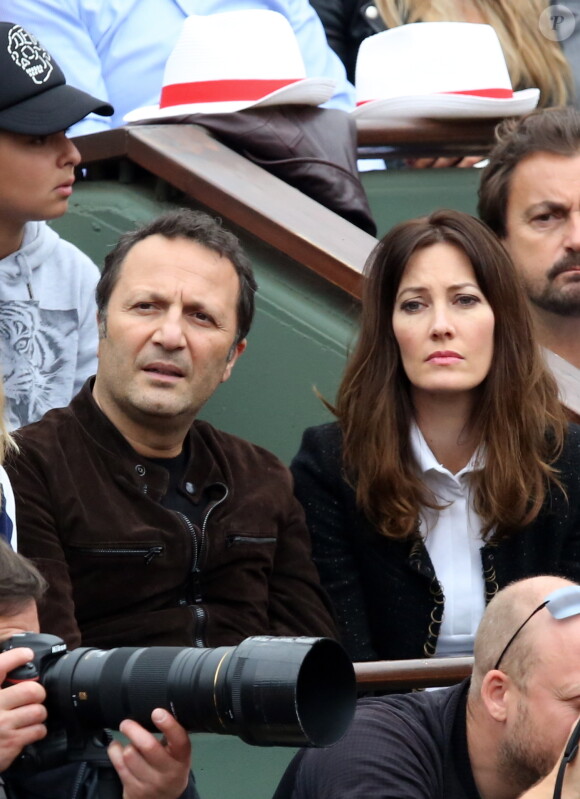 Arthur (Jacques Essebag) et sa compagne Mareva Galanter dans les tribunes de la finale homme des internationaux de France de Roland Garros à Paris le 5 juin 2016. © Moreau-Jacovides / Bestimage