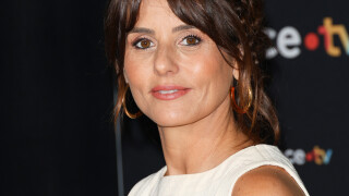 "On peut avoir ses coordonnées ?" : Faustine Bollaert dévoile une photo de son frère canon, les internautes sous le charme !