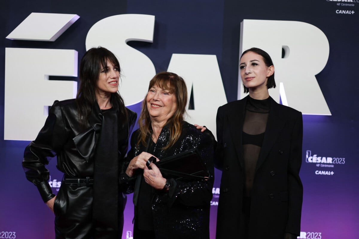 Photo Jane Birkin Avec Charlotte Gainsbourg Et Sa Fille Alice Attal Au Photocall De La Me