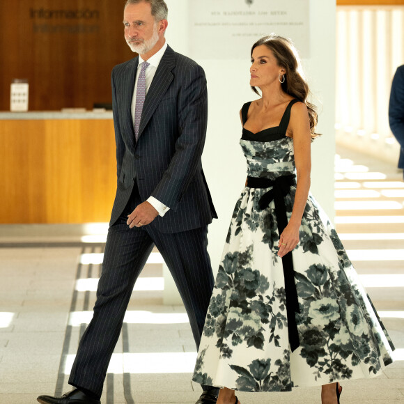 A partir de ce mercredi, le couple rejoindra ses filles à Majorque pour plusieurs semaines de pause.
Le roi Felipe VI, la reine Letizia et le président Pedro Sanchez assistent à l'inauguration des Collections de la Galerie Royale, au Palais Royal, Madrid. 25 juillet 2023.