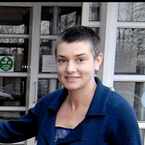 EXCLUSIF - SINEAD O'CONNOR SORT DE L'HOPITAL AVEC SON NOUVEAU NE YESHUA, SON COMPAGNON FRANCK BONACLIO, PERE DE YESHUA, ET SON FILS CIAN  EXCLUSIVE - Singer Sinead O'Connor left Mount Carmel Hospital with her newly born baby boy she called "Yeshua" (the Hebrew name for Jesus). She left the hospital in good spirits with her partner and the baby's father Frank Bonaclio and his son Cian to get the child home in time for the New Year after he suffered a week-long bout of pneumonia, Dublin, Ireland. 