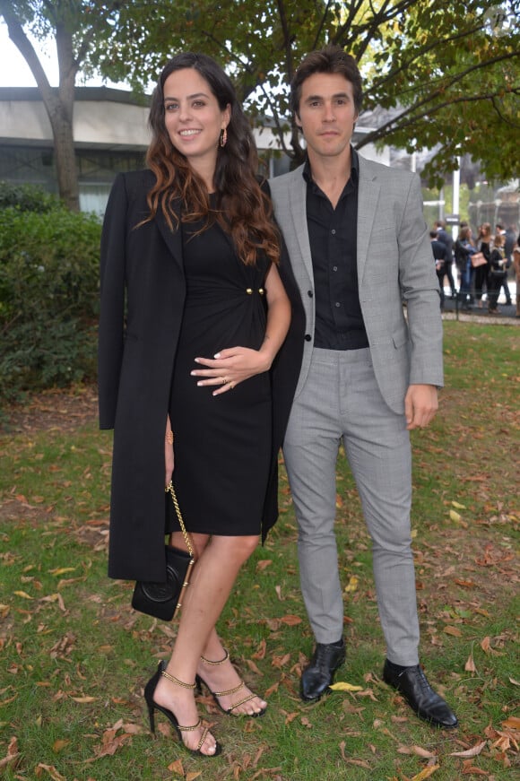 Anouchka Delon enceinte et son compagnon Julien Dereims - Arrivées au défilé Elie Saab "Collection Prêt-à-Porter Printemps/Eté 2020" lors de la Fashion Week de Paris (PFW), le 28 septembre 2019. © Veerren Ramsamy - Christophe Clovis / Bestimage 