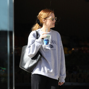 Exclusif - Riley Keough (fille de Lisa Marie Presley) et son mari Ben Smith sont allés déjeuner à Calabasas le 21 février 2023. 