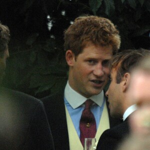 Le fils cadet du roi Charles III a récemment essayé de reprendre contact avec son frère aîné en lui envoyant en message.
Le prince Harry en 2009.