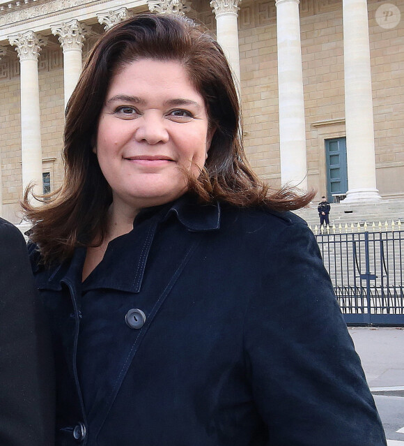 "Je connais Cyril : il va dire oui à tout, et après, ça ne se fera pas comme ça", a-t-elle assuré.
Rencontre avec Alexis Corbière et sa femme Raquel Garrido devant l'Assemblée Nationale à Paris, le jour du vote de la réforme des retraites. Le 16 mars 2023 © Jonathan Rebboah / Panoramic / Bestimage