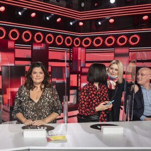 Exclusif - Karim Zeribi, Raquel Garrido, Agathe Auproux, Caroline Thiebaut, Bernard Laporte - Jean-Luc Mélenchon est l'invité de Cyril Hanouna sur l'émission "Balance ton Post", diffusée en direct le 11 février 2021. © Jack Tribeca / Bestimage 