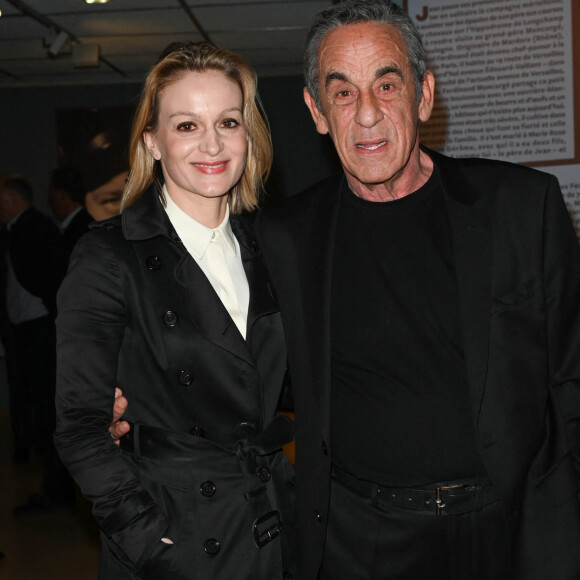 Thierry Ardisson et sa femme Audrey Crespo-Mara - Vernissage de l'exposition Jean Gabin à l'Espace Landowski / Musée des Années 30 à Boulogne-Billancourt le 8 mars 2022. © Coadic Guirev/Bestimage