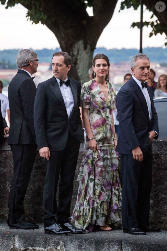 Charlotte Casiraghi et son compagnon Gad Elmaleh - Arrivées pour la soirée de mariage de Pierre Casiraghi et Beatrice Borromeo au château Rocca Angera (château appartenant à la famille Borromeo) à Angera sur les Iles Borromées, sur le Lac Majeur, le 1er août 2015.