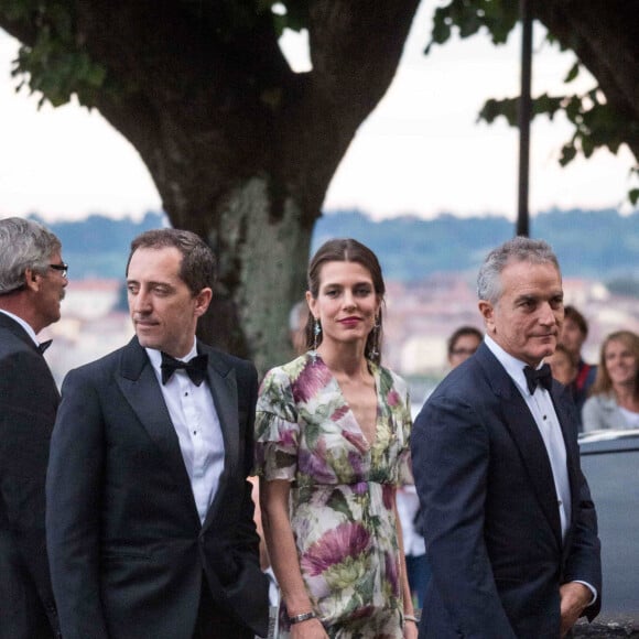 Charlotte Casiraghi et son compagnon Gad Elmaleh - Arrivées pour la soirée de mariage de Pierre Casiraghi et Beatrice Borromeo au château Rocca Angera (château appartenant à la famille Borromeo) à Angera sur les Iles Borromées, sur le Lac Majeur, le 1er août 2015.