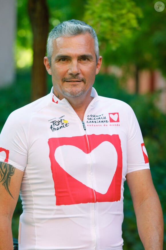 Une petite phrase qui rappelle les blagues faites à l'époque sur Richard Virenque, lui aussi pris dans une affaire de dopage.
Exclusif - Richard Virenque - Portraits des personnalités participant à l'étape du coeur de l'association "Mécénat Chirurgie Cardiaque" (MCC) à l'Hôtel Ibis Centre lors du tour de France, St Etienne, France. © Christophe Clovis / Bestimage