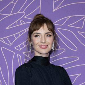 "J'ai la chance d'avoir un homme qui ne se sent absolument pas émasculé par le fait de rester à la maison, d'être très au foyer", avait-elle alors affirmé.
Louise Bourgoin - Photocall du dîner du 75ème Festival International du Film de Cannes. Le 24 mai 2022 © Olivier Borde / Bestimage