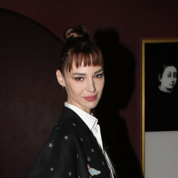 Heureuse et amoureuse, elle ne tarit pas d'éloges sur son chéri.
Louise Bourgoin - Défilé Dior Prêt-à-porter Automne/Hiver 2022/2023 dans le cadre de la Fashion Week de Paris, France, le 1er Mars 2022. © Borde-Rindoff/Bestimage